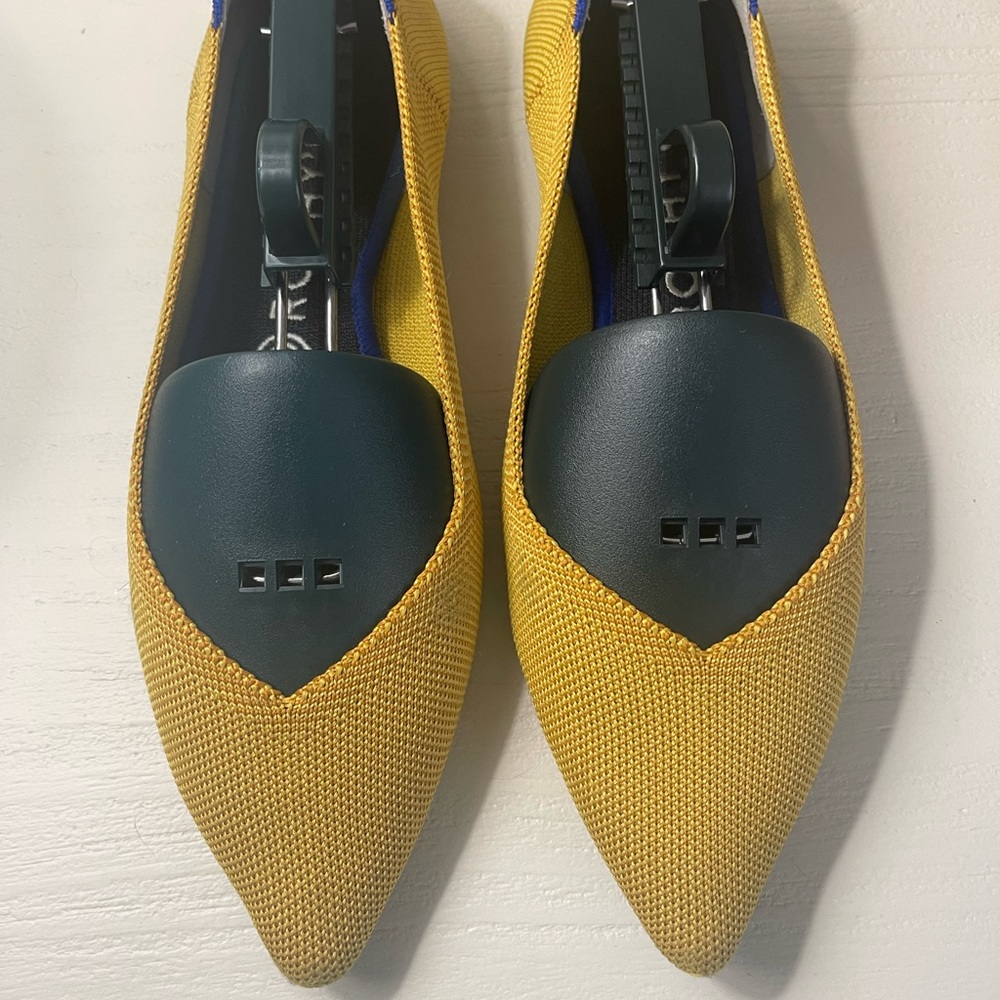 Rothy’s Marigold Points Size 9